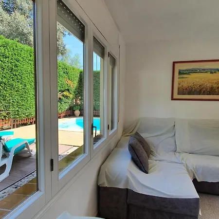 Holiday home Carles Piscina